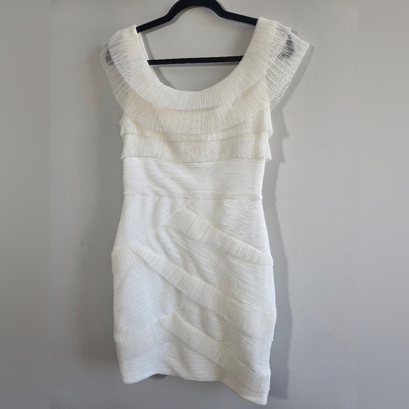 BCBGMaxAzria - NWOT Briana White Textured And Layered Dress - Size 8 - Picture 3 of 8